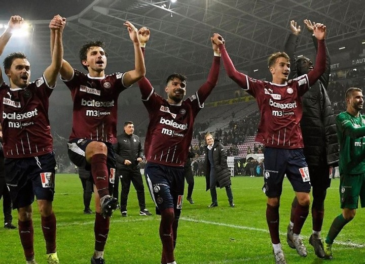 Na zápas pozývali nahotou, teraz sa kajajú